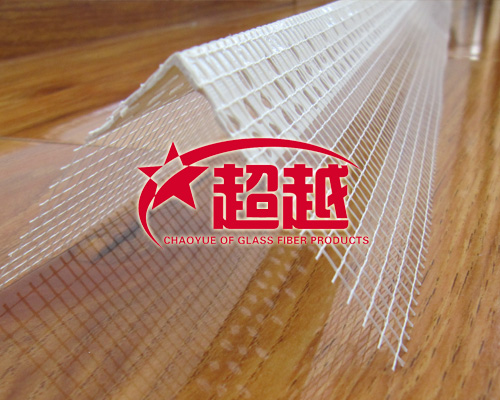 护角网主要用于保温和室内外装修，保温主要用于保温板转角和檐口施工使用，室内外装修主要解决在建筑施工中长期存在着阳角不直、不美观，墙角易损坏等质量通病。在外墙保温处理上，施工速度慢，墙角的抗冲击性差，经